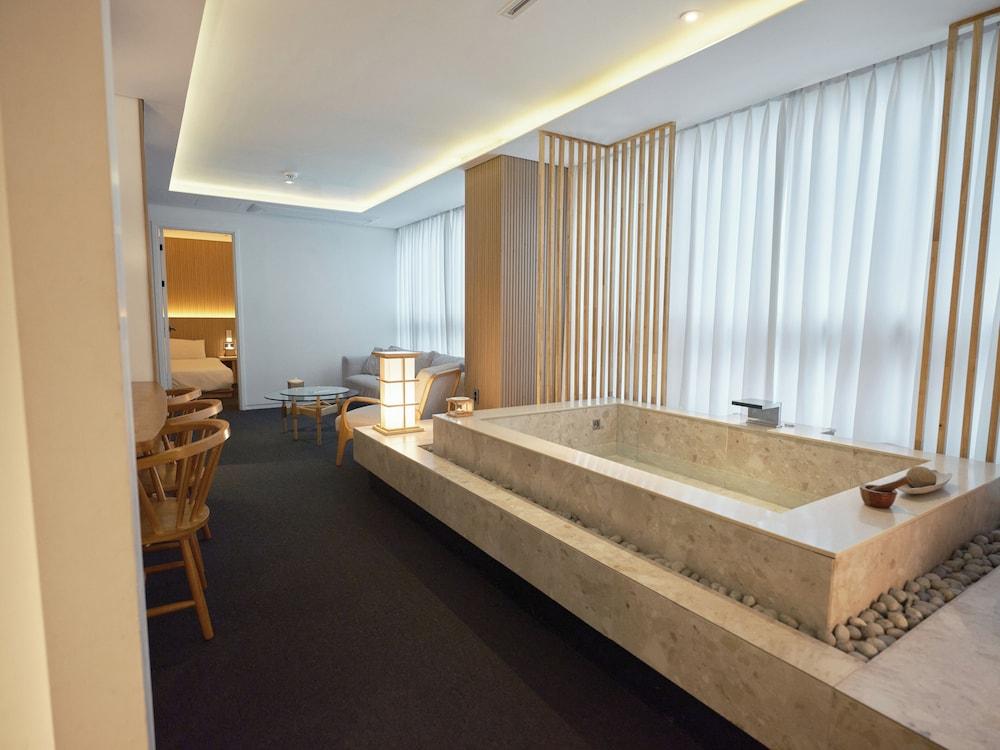 UH Suite The Myeongdong 27/52
