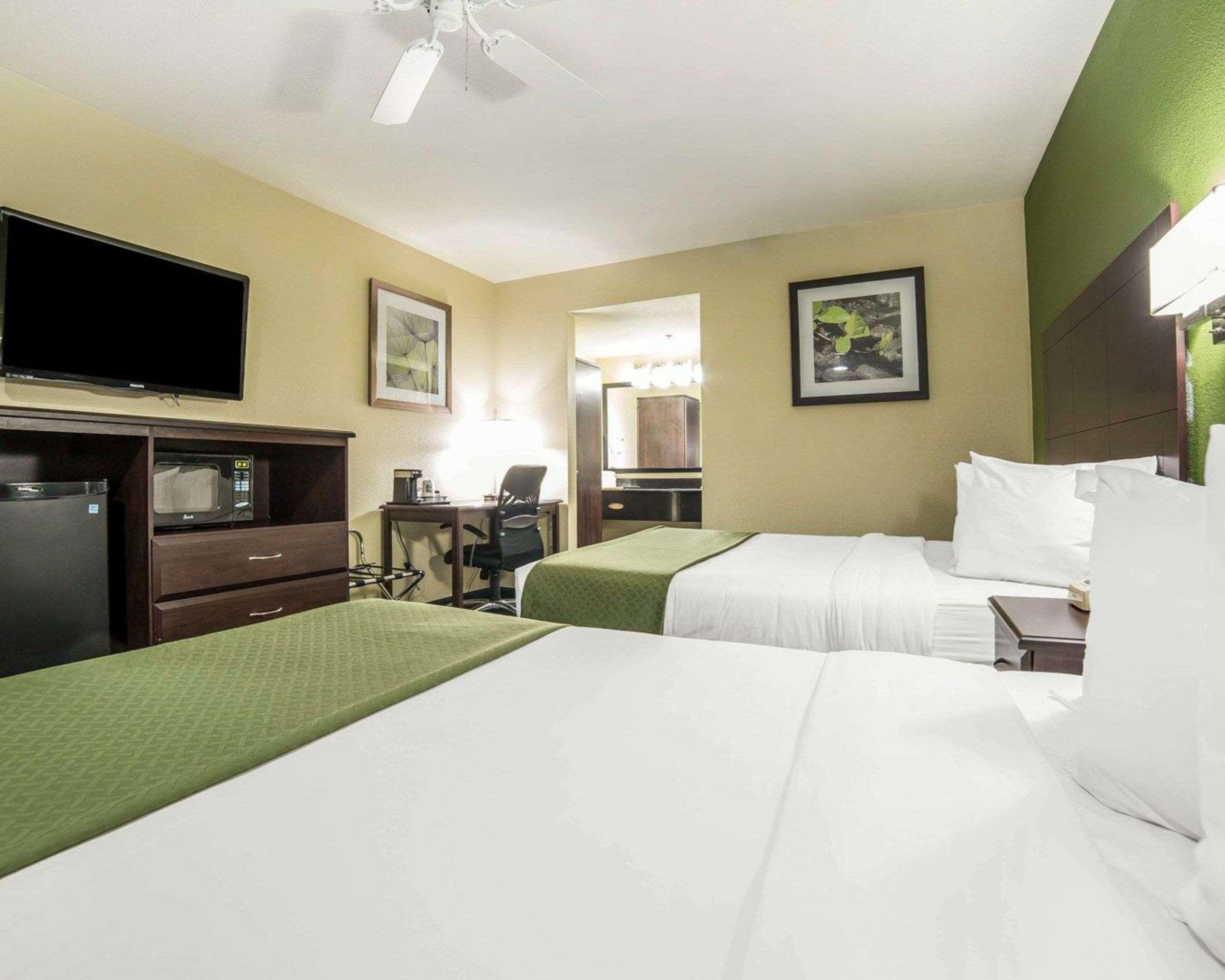 Room, Quadruple, 2 Queen Beds