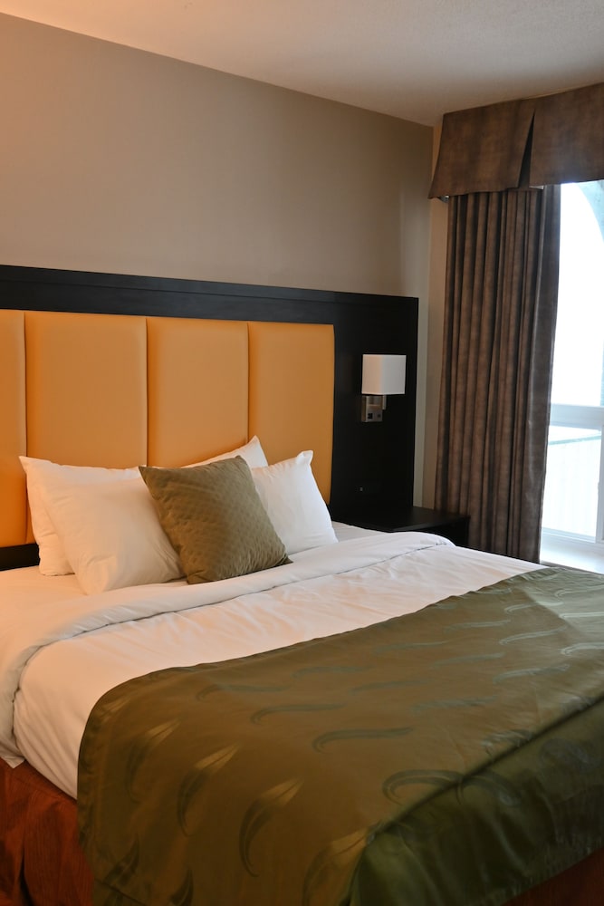 Gananoque Inn Spa 10/66