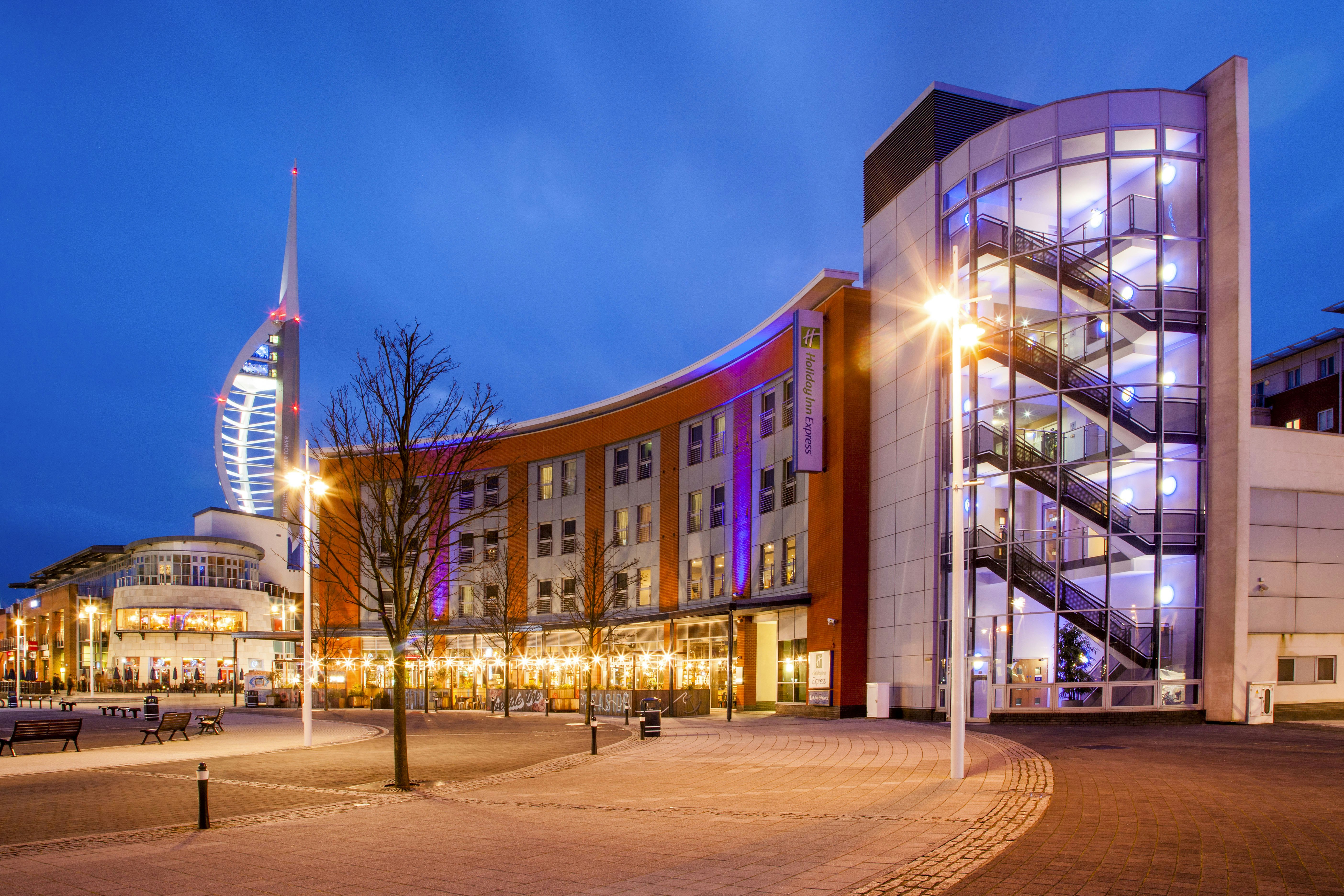 Holiday Inn Express Portsmouth Gunwharf Quays 10/56