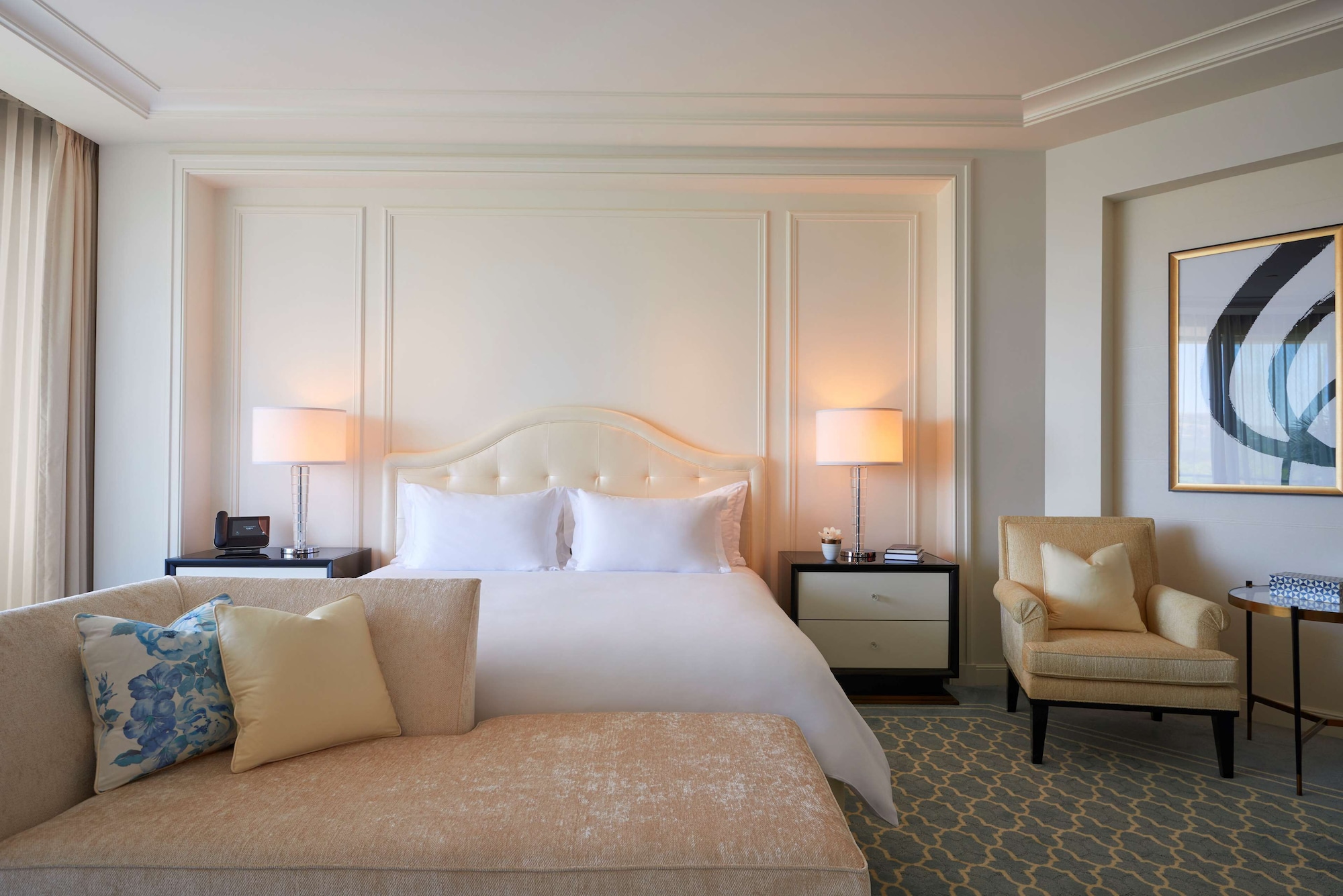 Beverly Hills, Junior Suite, King Bed, Balcony