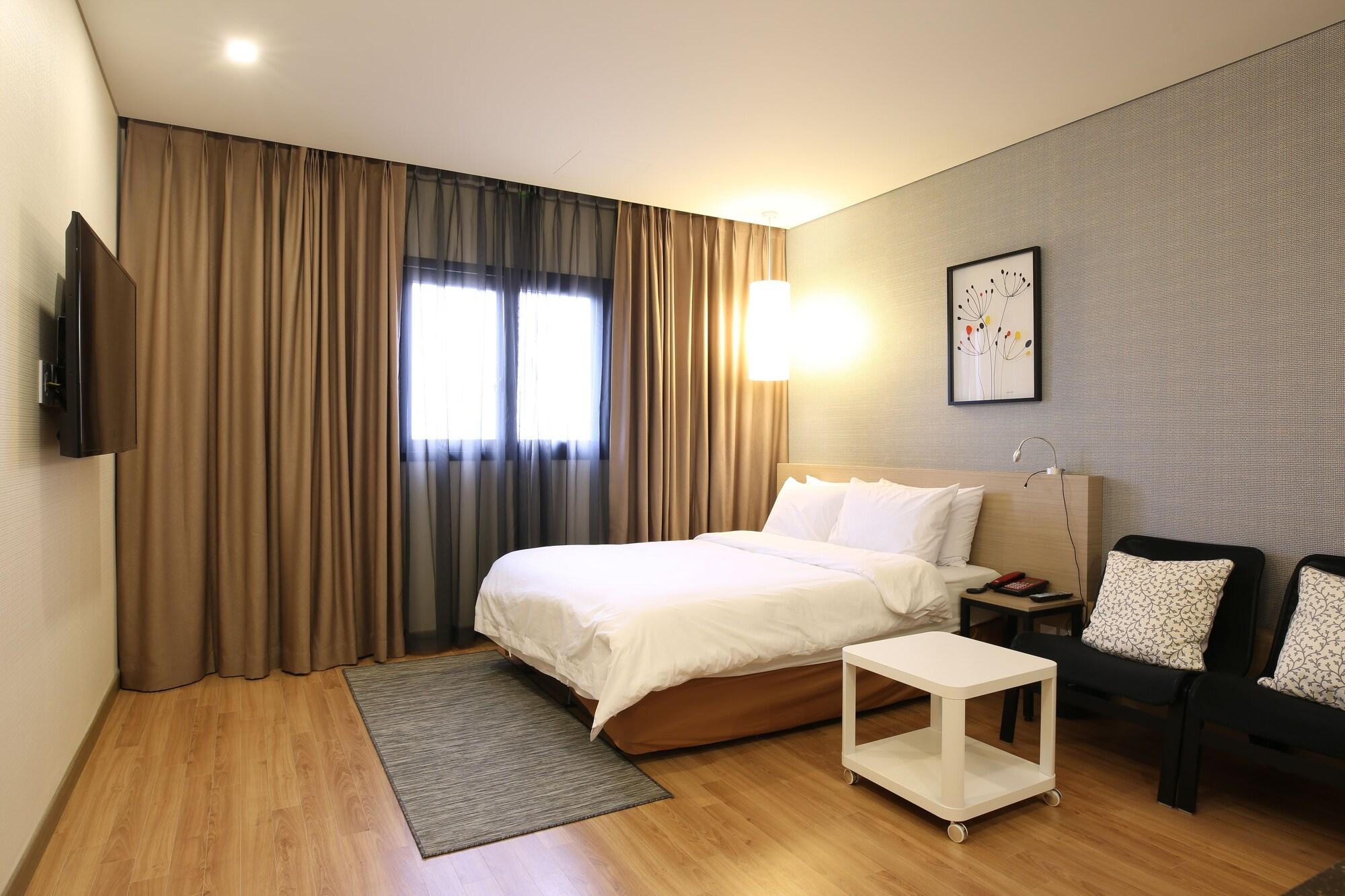 Hotel Clover 19/28