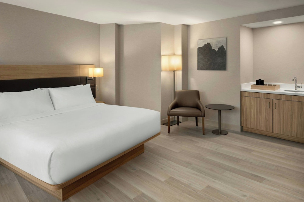 AC Hotel By Marriott Portland Lake Oswego 22/68