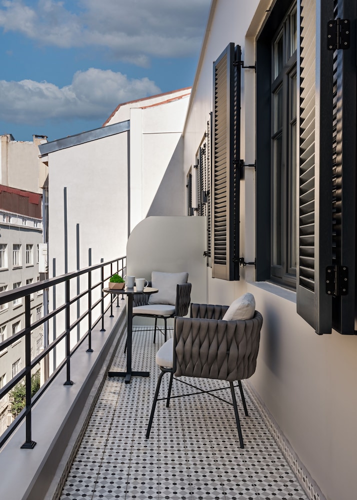Gleam Collection Hotel 57/62
