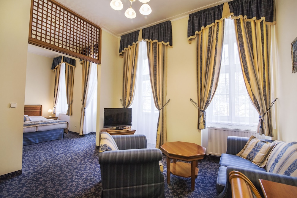 Ontario Hotel Garni 55/75