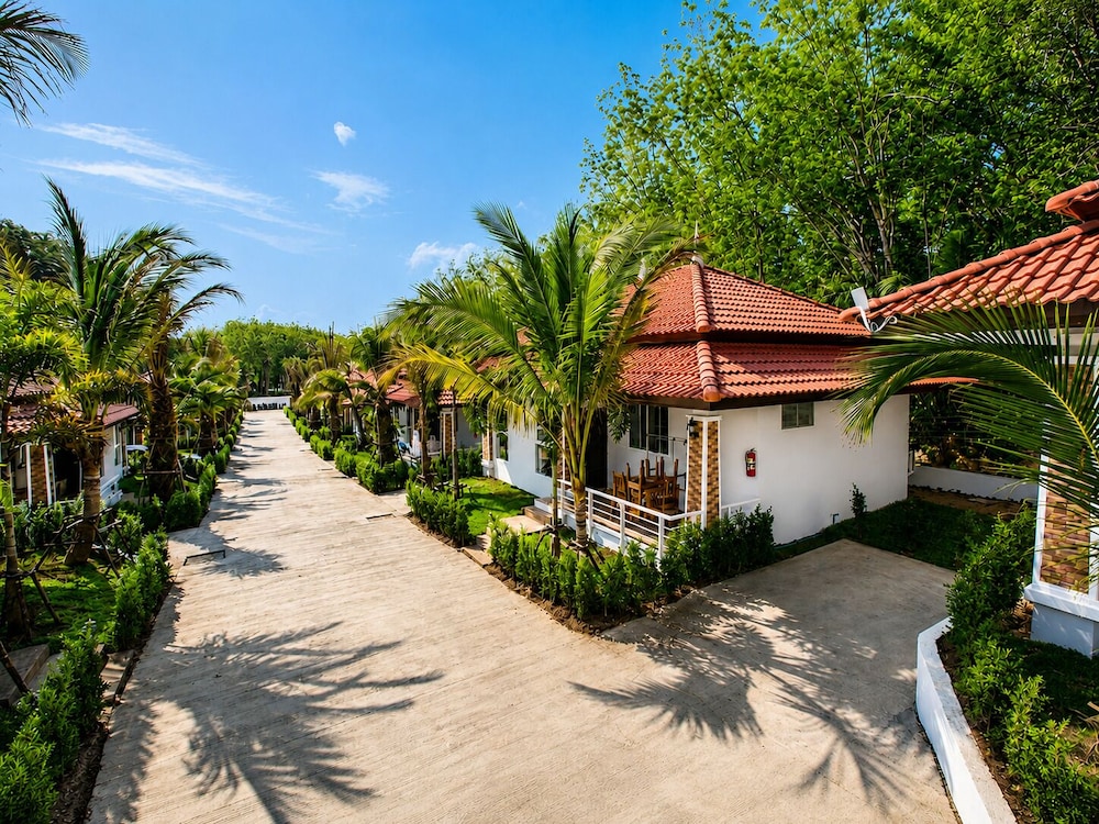 Lux Family Villas 71/73