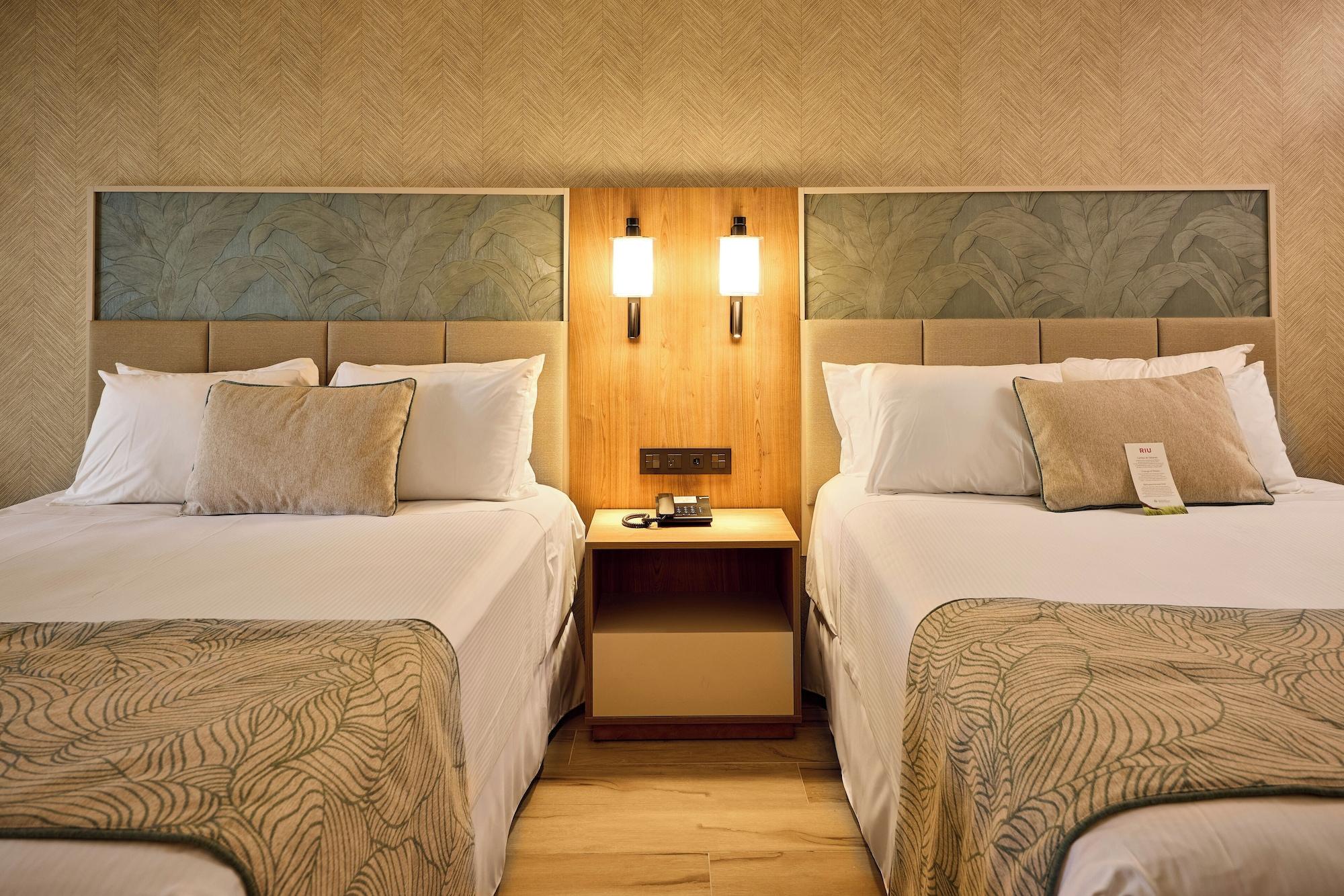 Connecting, Junior Suite, Tropical View