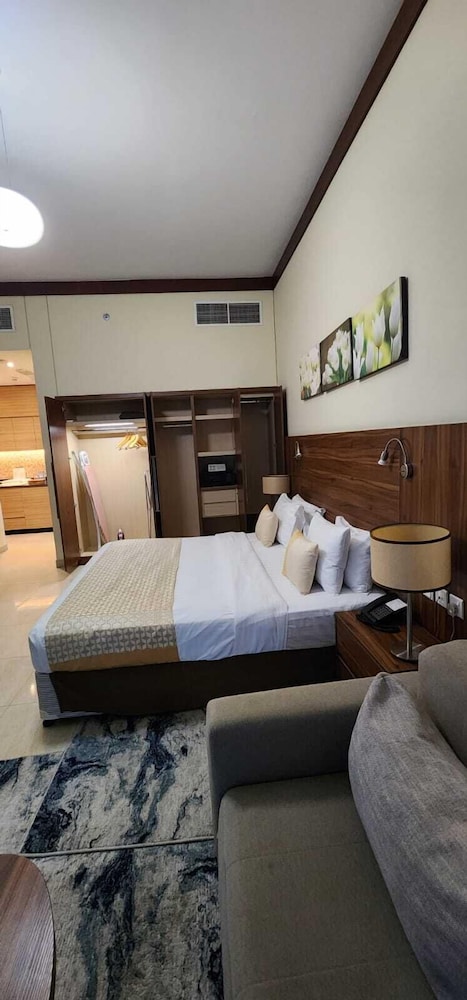 Tulip Al Barsha Hotel Apartment 43/85