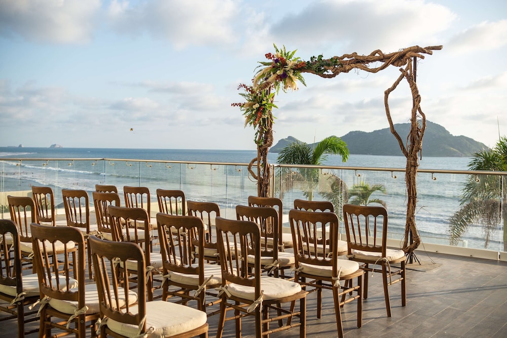 DoubleTree by Hilton Mazatlan 68/81