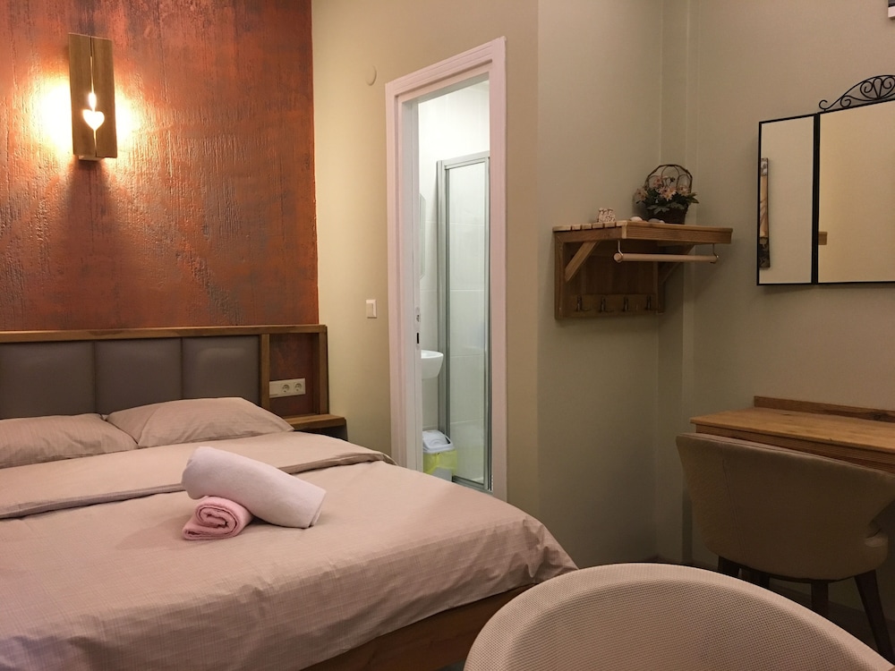 Second Home Hostel 14/50