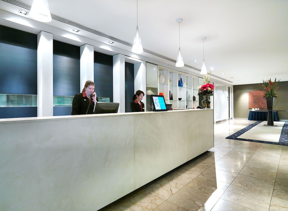 Lobby at Adina Apartment Hotel Sydney Darling Harbour, SYDNEY