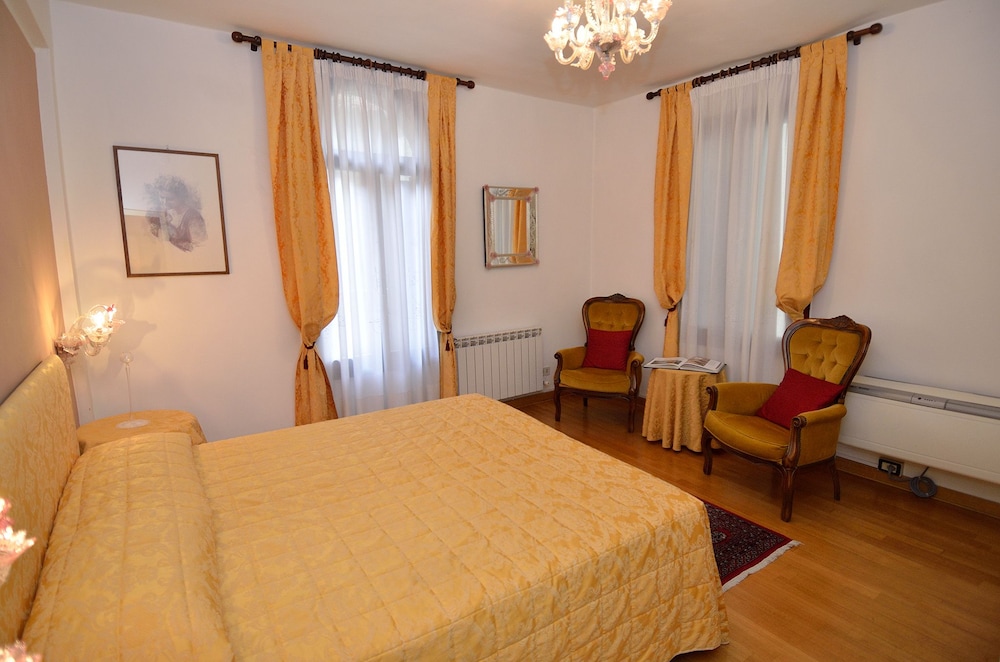 Charming Venice Apartments 19/78