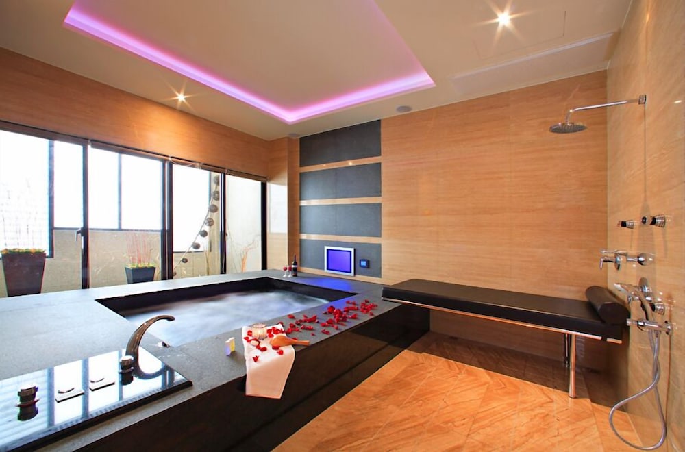 Amain Boutique Motel Tu Cheng 42/69