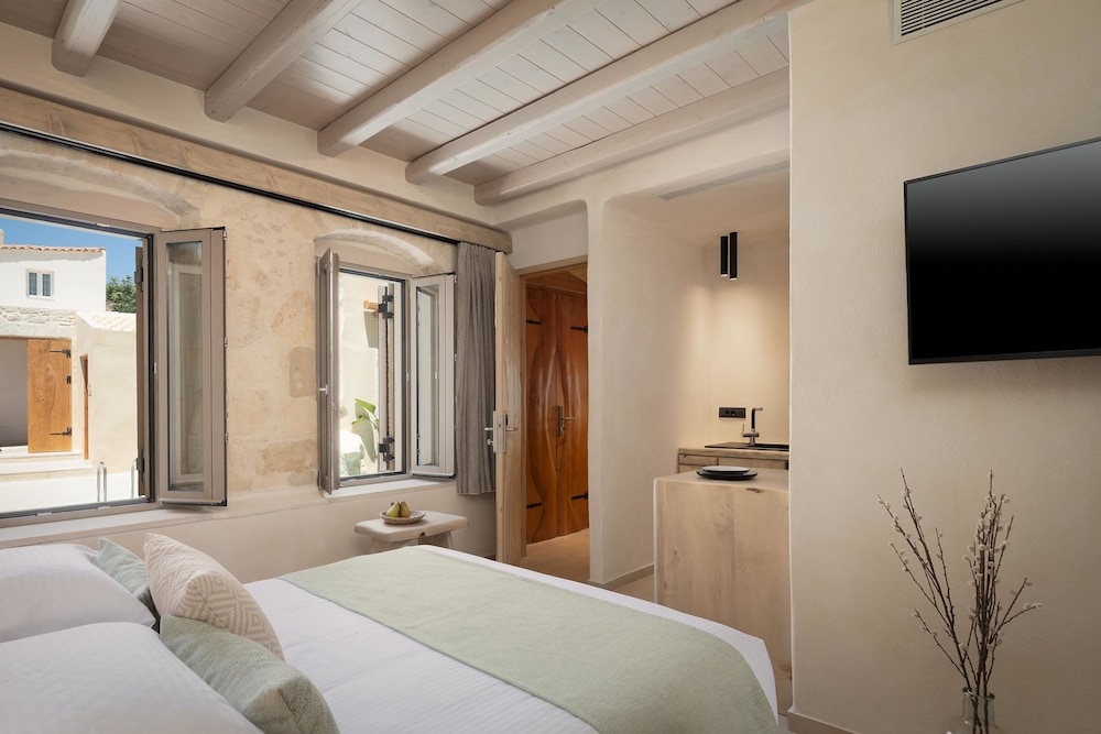 Manili Boutique Suites & Villas 24/60