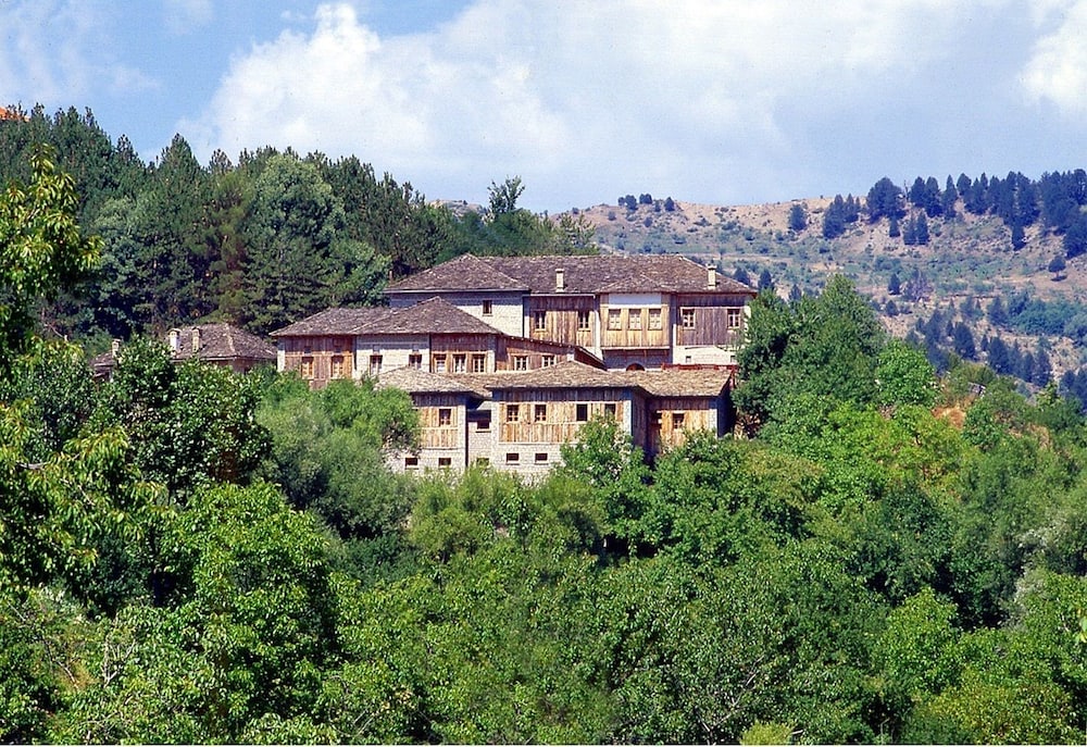 Katogi Averoff Hotel Vinery 41/45
