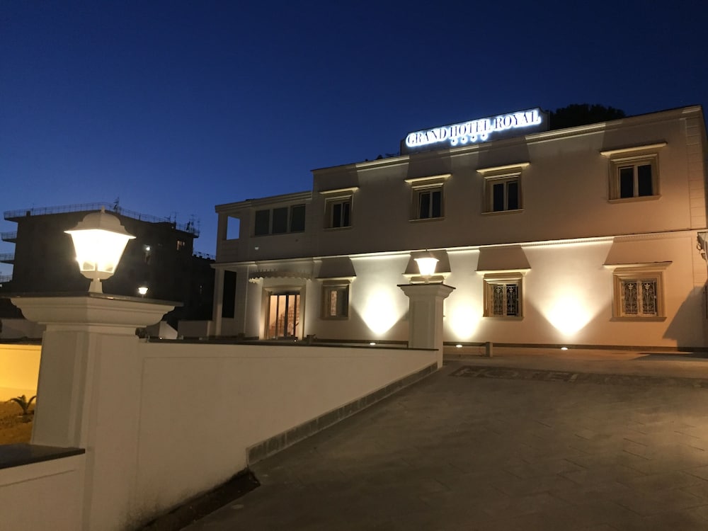 Grand Hotel Royal 9/48