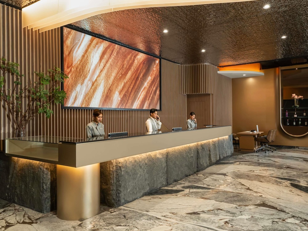 Mercure Surabaya Grand Mirama 13/81