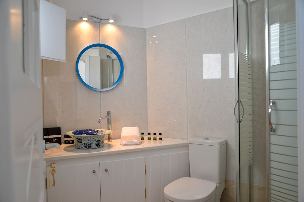 HOUSE, SEA VIEW, JETTED TUB
