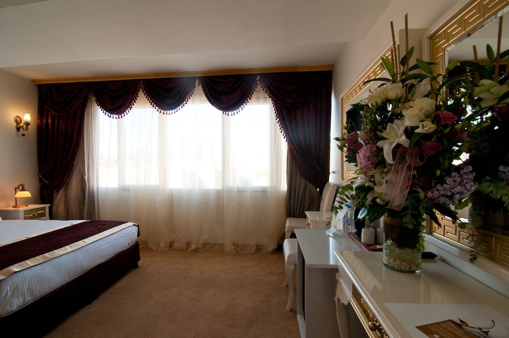 Vali Konak Hotel 49/65