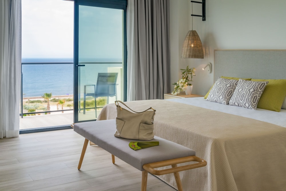 Mediterranean, Suite, King and Twin Beds, Bunk Bed