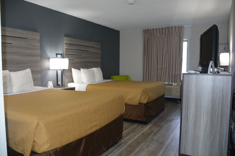 Sonesta Essential Des Moines 8/32