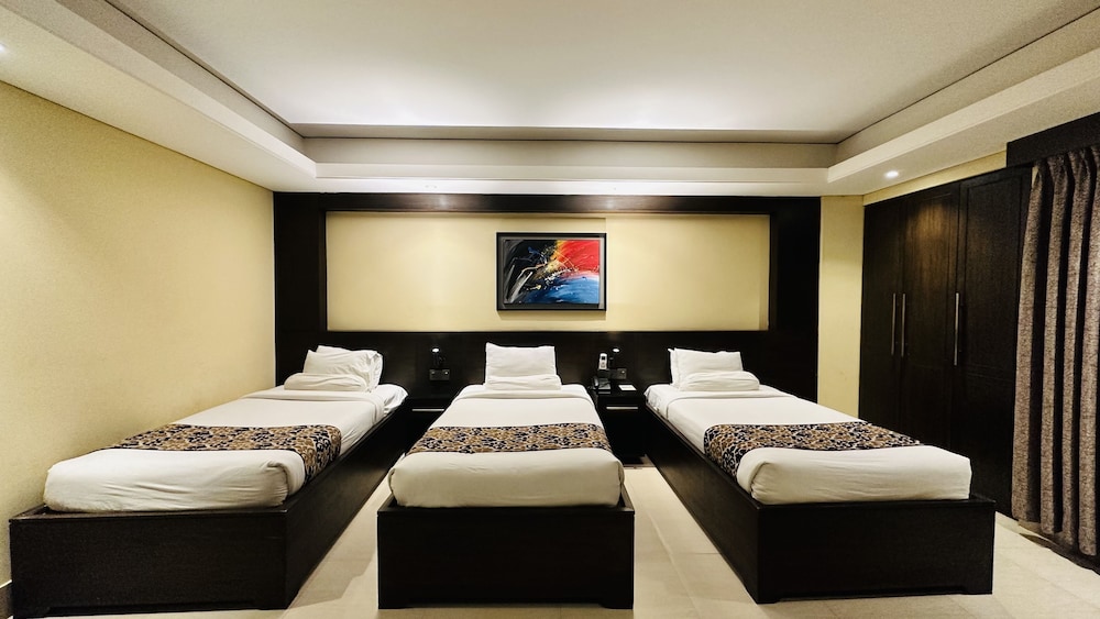 Hotel The Capital 23/50