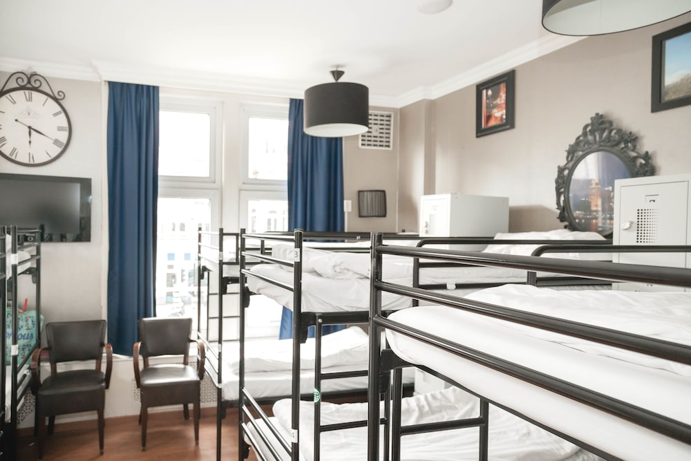 Hostel Princess 30/45