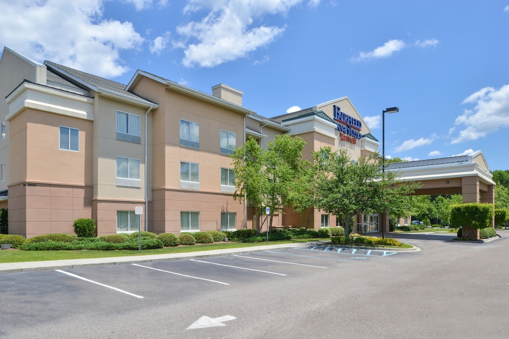 Fairfield Inn And Suites Charleston North University Area 1/20