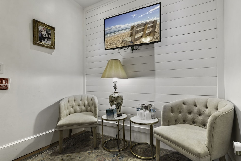 Casablanca Inn On The Bay 27/49