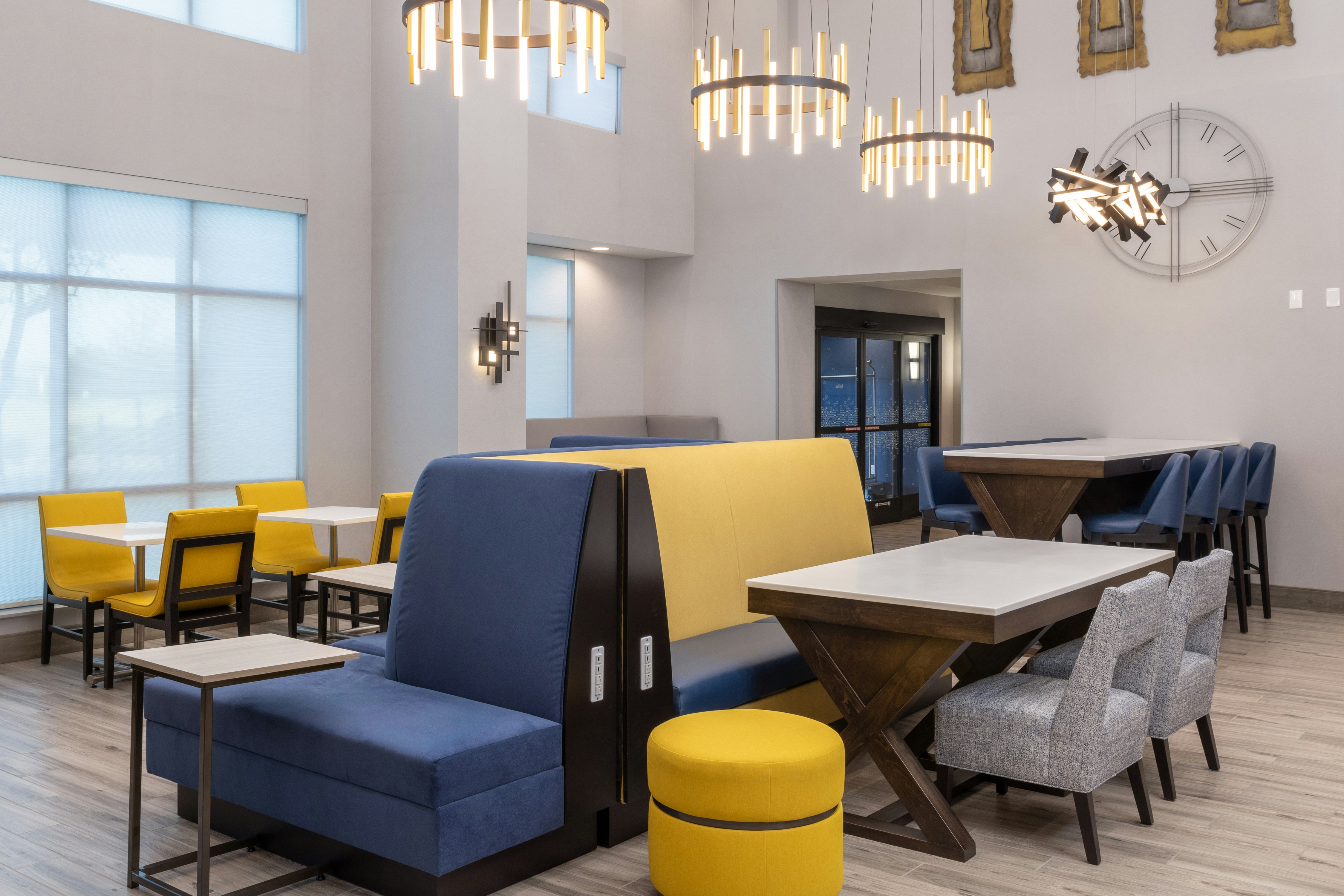 Hampton Inn Suites Manteca 39/50