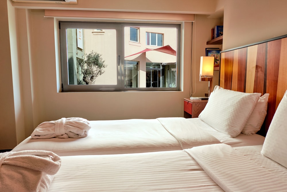 Lato Annex Boutique Rooms 18/36