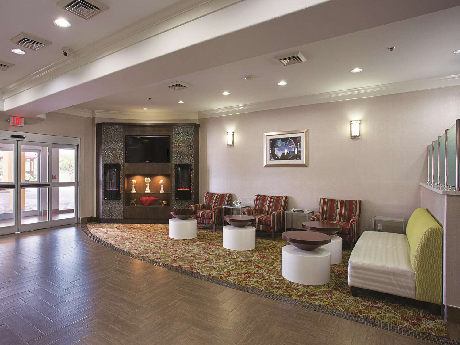 La Quinta Inn & Suites by Wyndham Houston Channelview 42/66