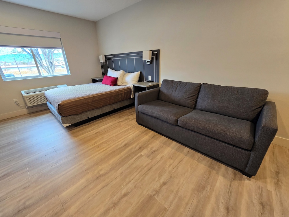Sahara Courtyard Inn Penticton 53/77