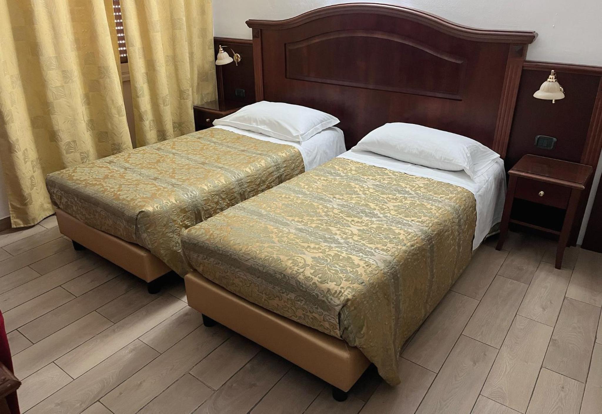 غرفة بسريرين منفصلين، Hotel Valganna Srl Ex Valganna 7/9