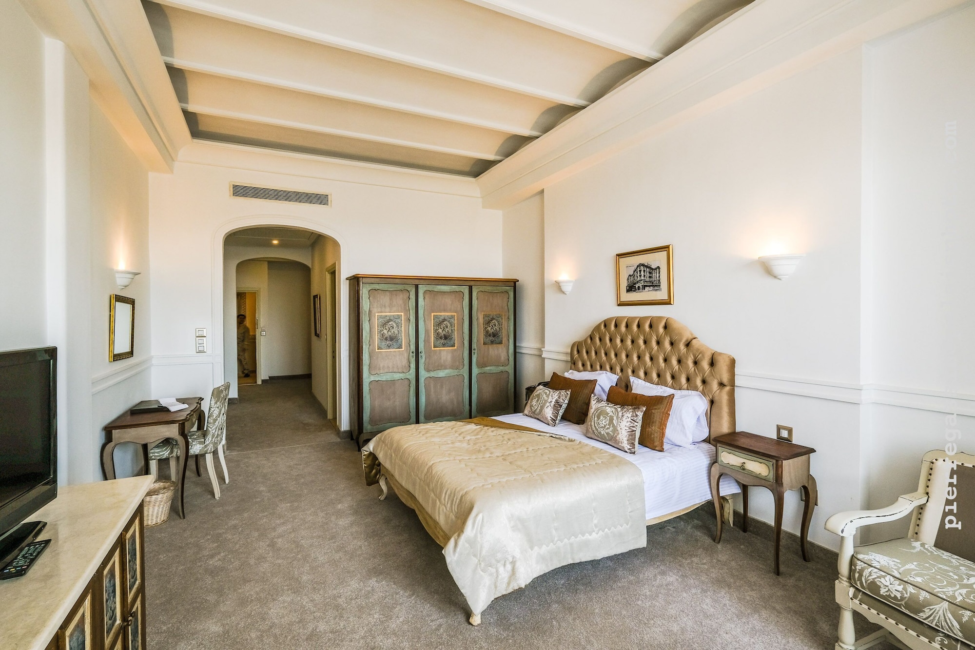 SUPERIOR, DOUBLE BED