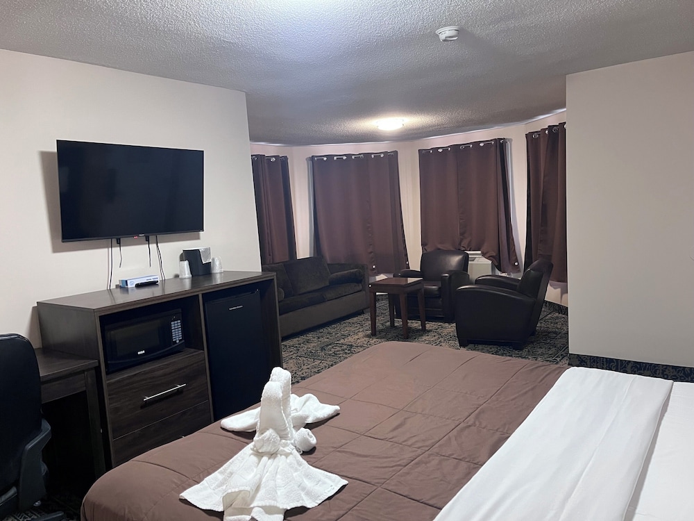 The Universal Inn And Suites 53/67