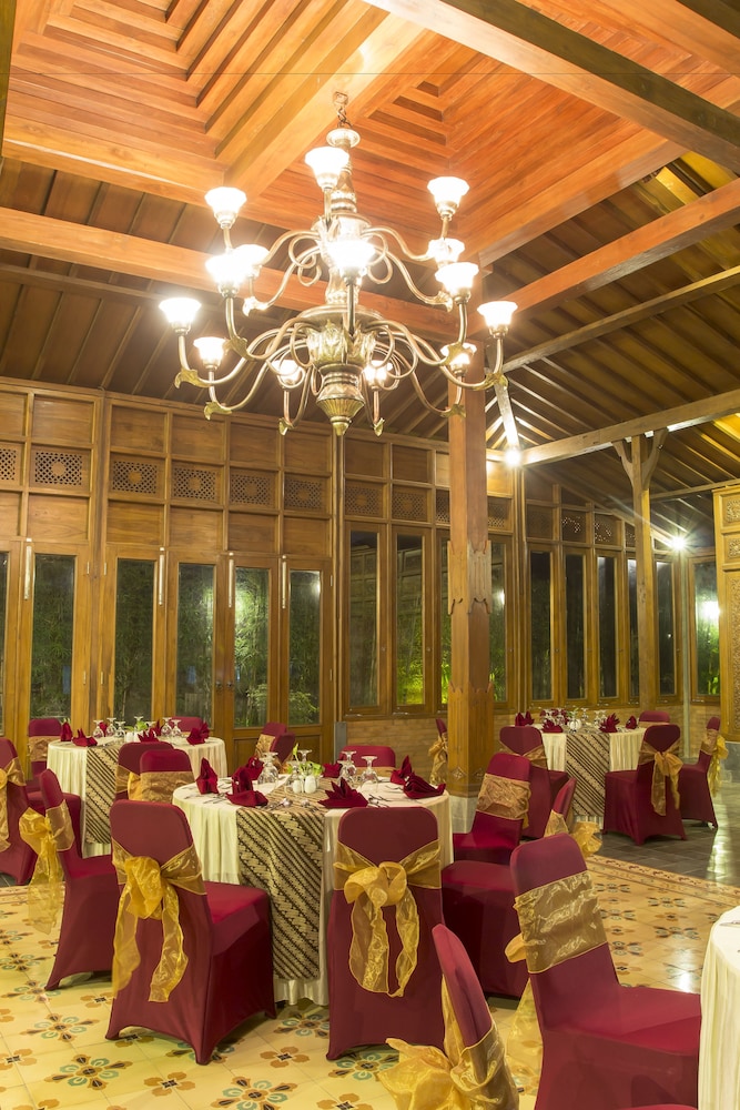 Burza Hotel Yogyakarta 45/49