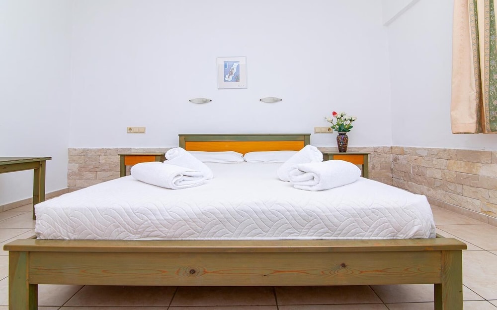 Dionysos Apartments And Studios 28/61