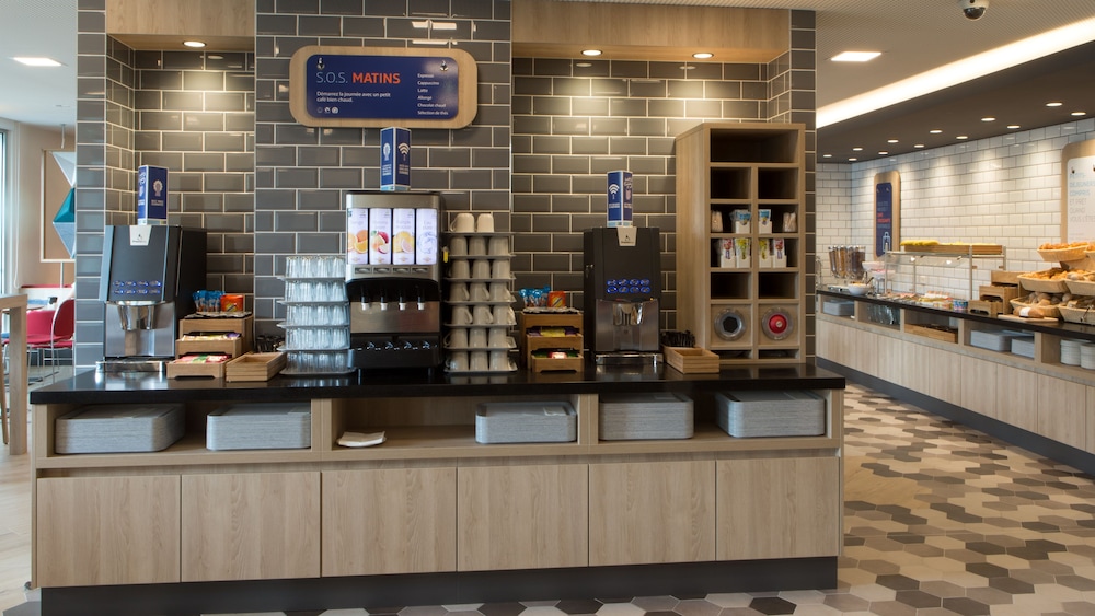 Holiday Inn Express Geneva Airport 19/39