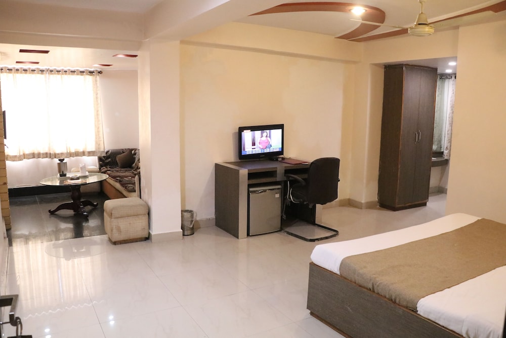 HOTEL GRAND ARJUN 43/50