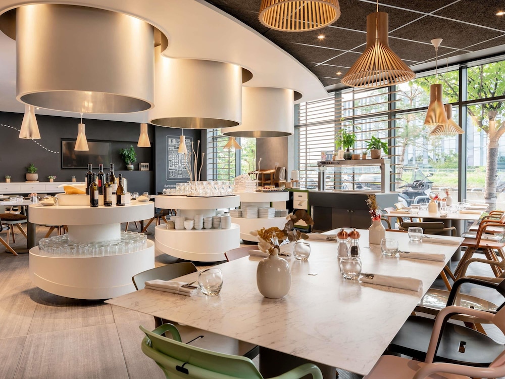 Novotel Paris Coeur D Orly Airport 51/72
