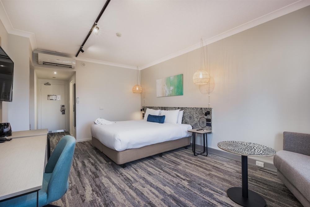Studio, Single, Twin Beds, Mermaid Waters Hotel by Nightcap Plus 2/3