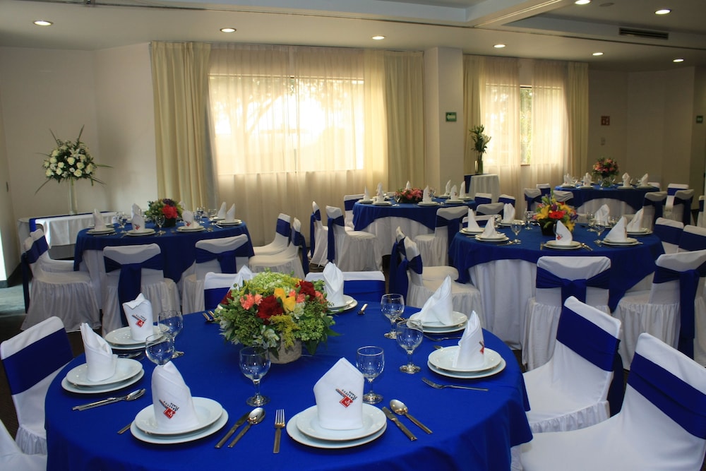 Hotel Abastos Plaza 49/68
