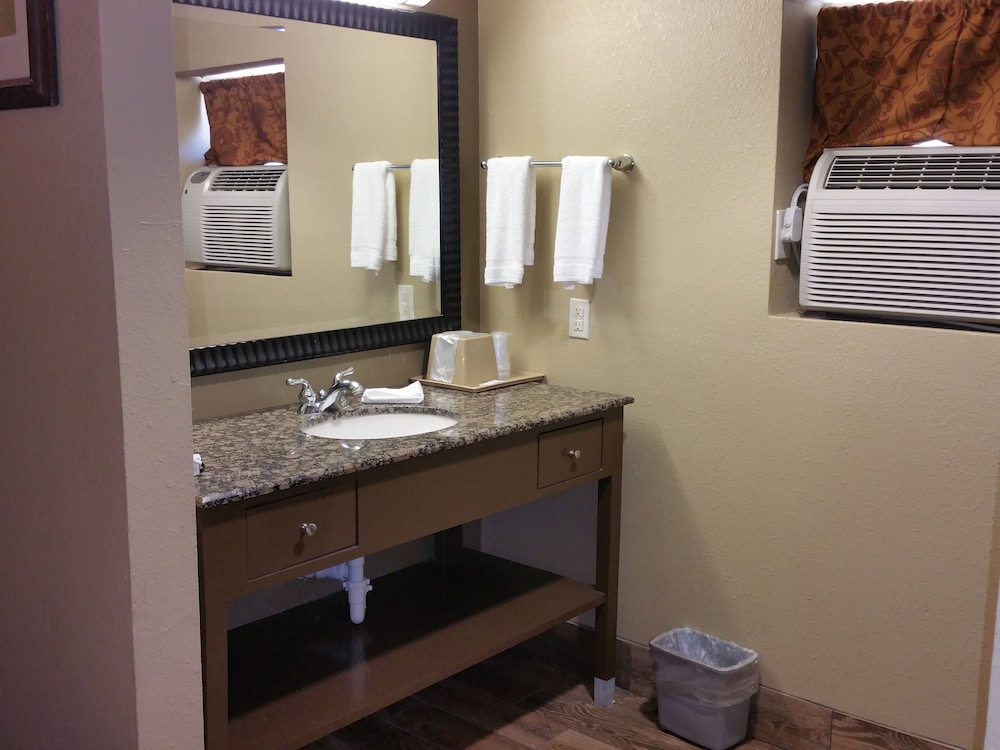 Motel6 Snyder, TX 55/59