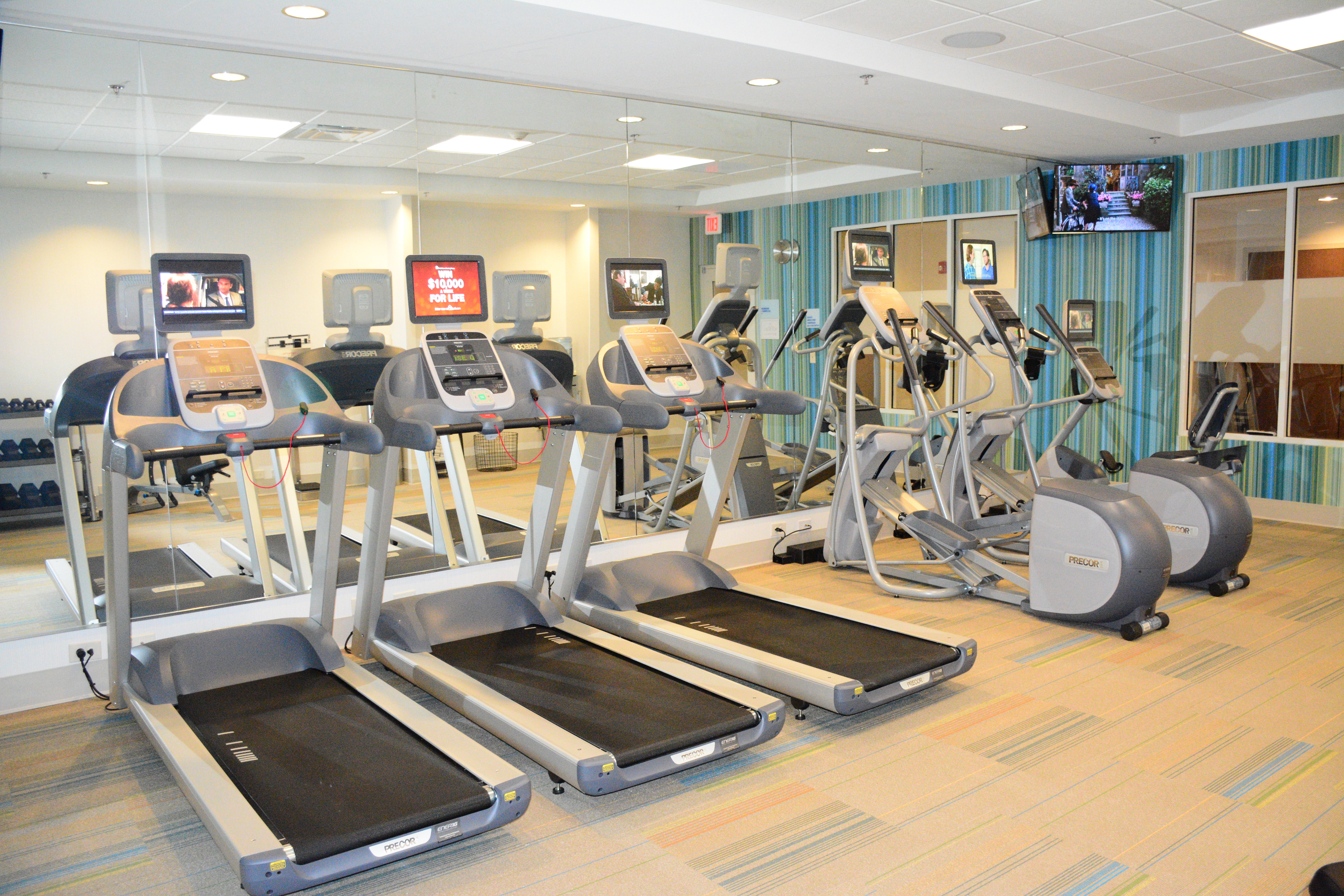 Holiday Inn Express Suites Lexington Park California 33/54