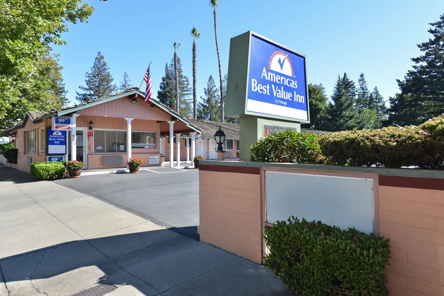 Americas Best Value Inn Sky Ranch 6/6
