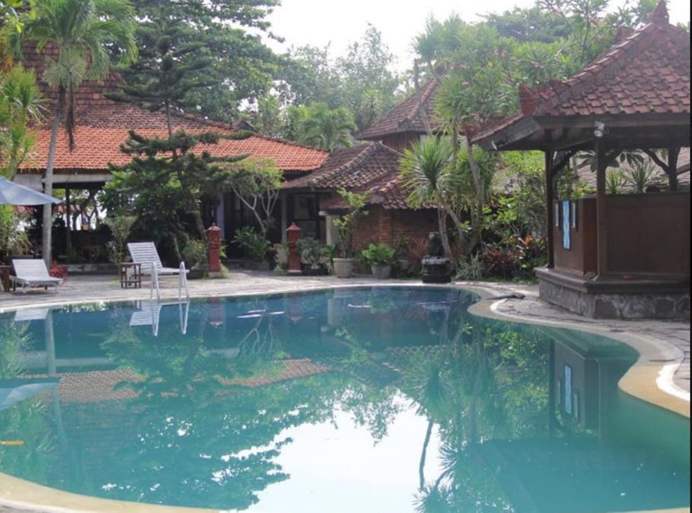 Gazebo Beach Hotel 44/50