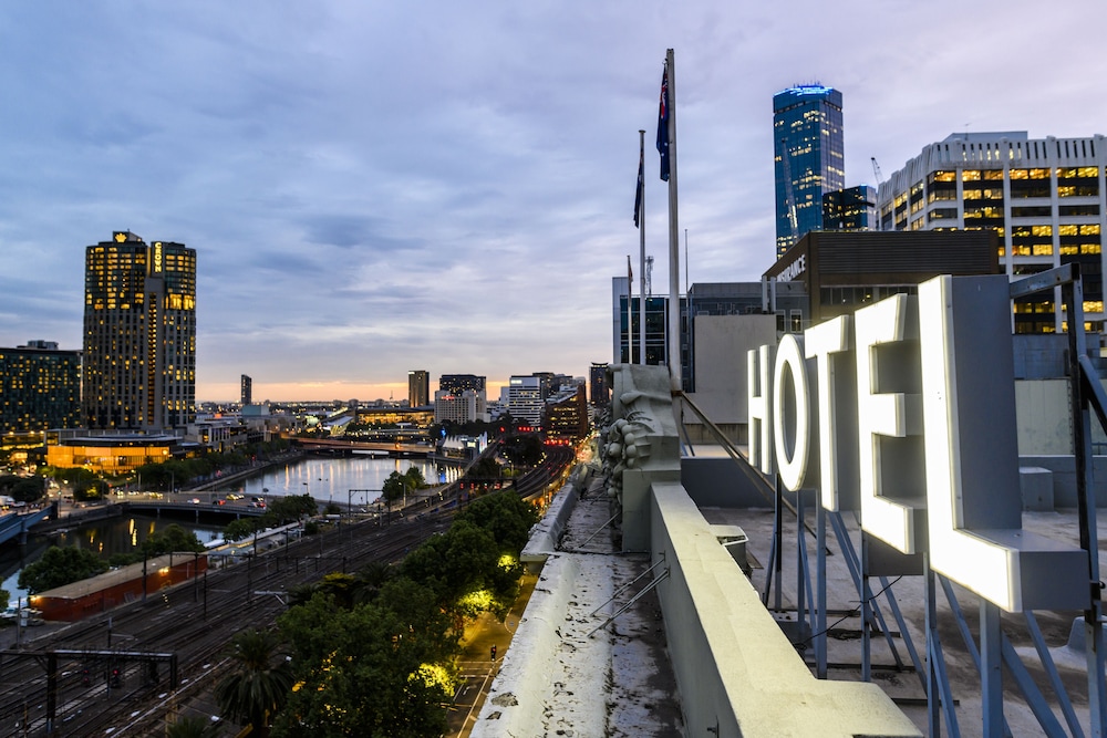 Rendezvous Hotel Melbourne 61/64