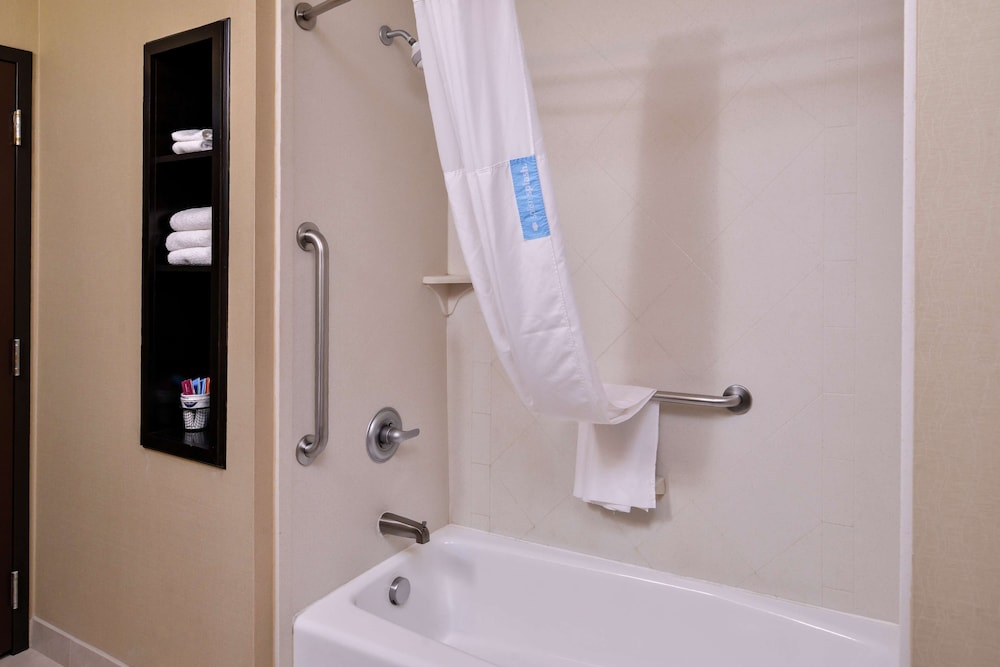 Hampton Inn Suites Big Spring 10/47