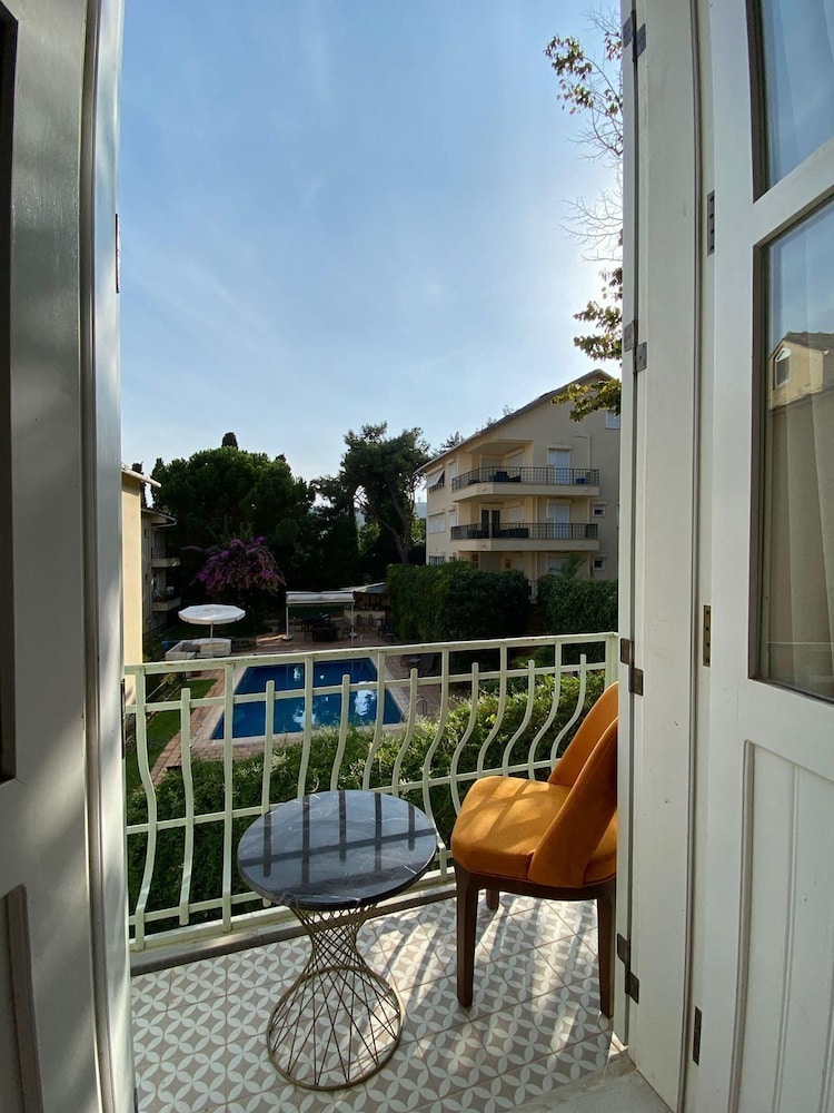 Triada Hotel Buyukada 12/60